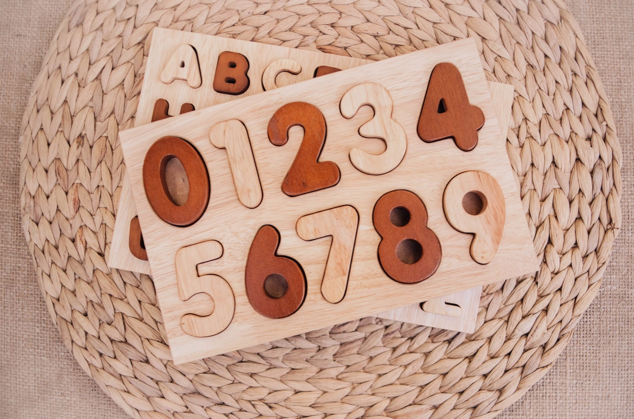Numerical Delight: Interactive Number Puzzle for Kids