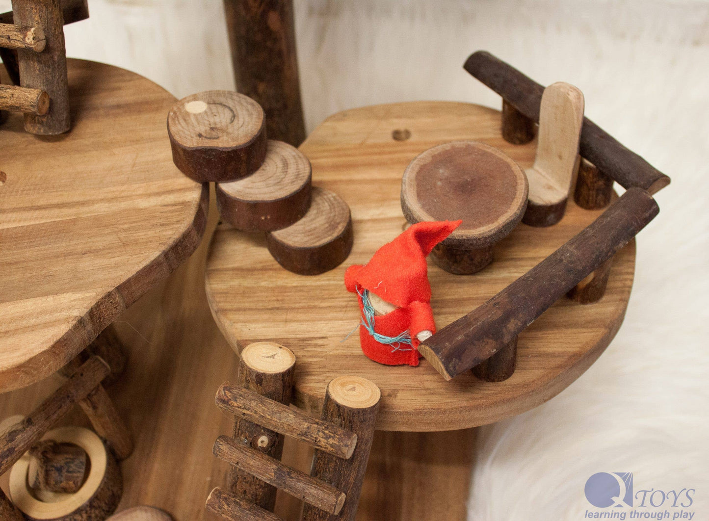 Large Wooden Tree House with Gnomes & accessories