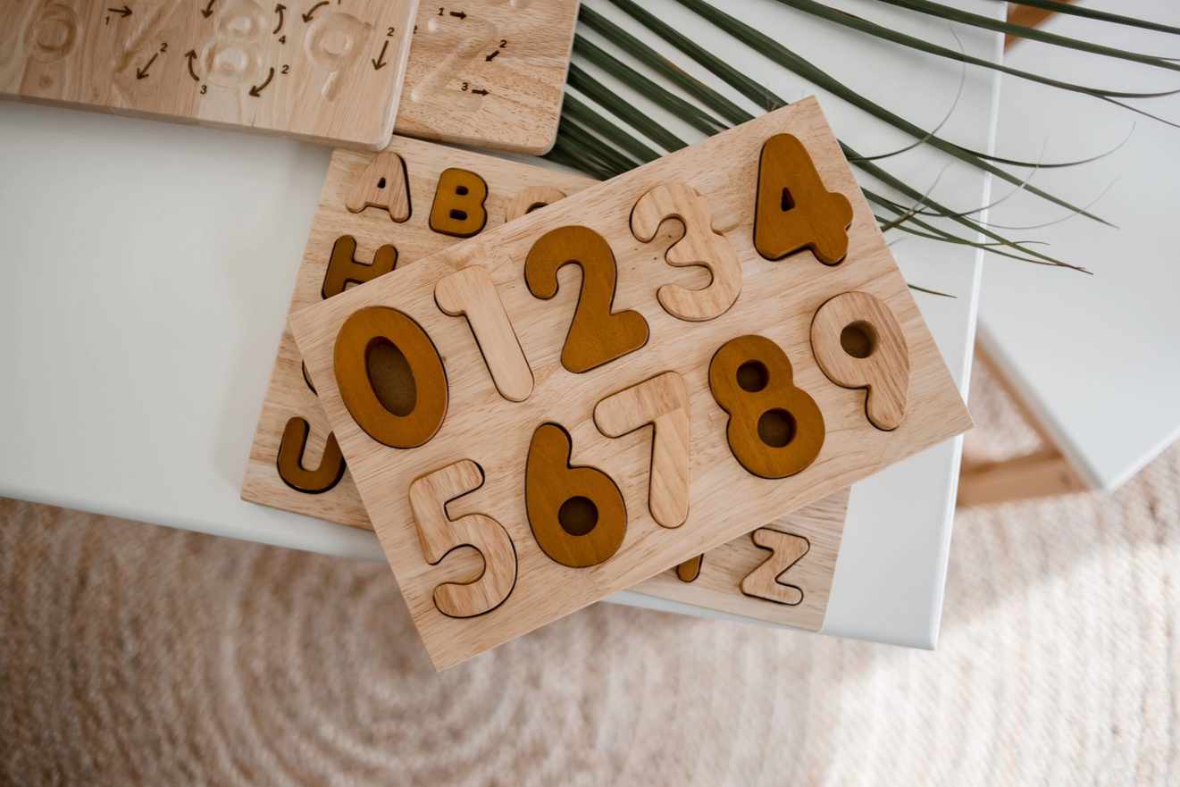 Numerical Delight: Interactive Number Puzzle for Kids