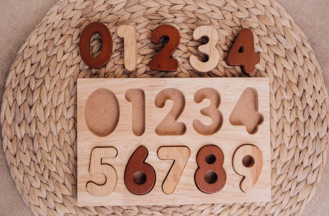 Numerical Delight: Interactive Number Puzzle for Kids