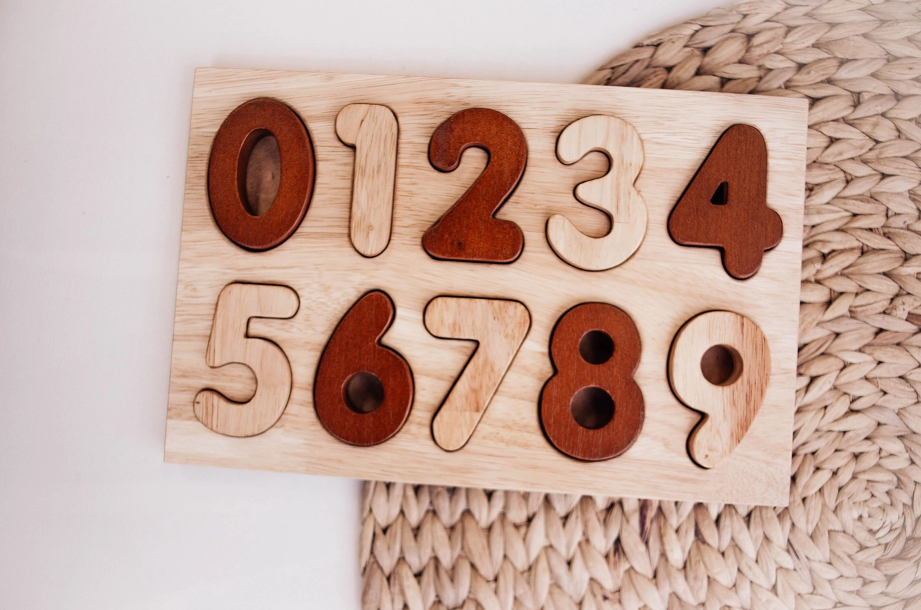 Numerical Delight: Interactive Number Puzzle for Kids