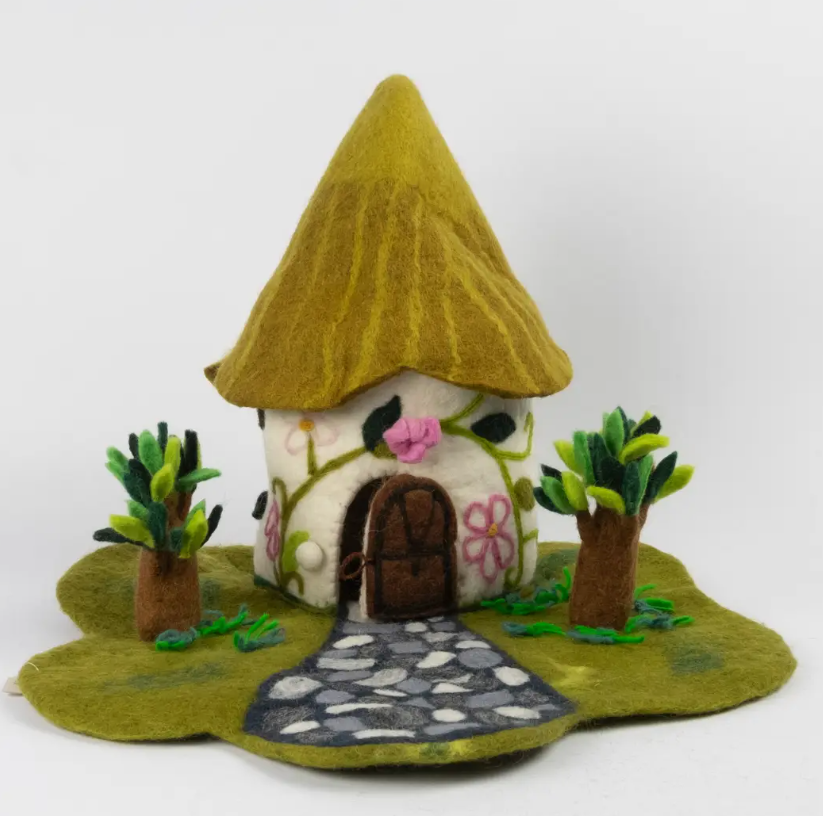 Country Felt Cottage Fairy Playhouse | Play-mat
