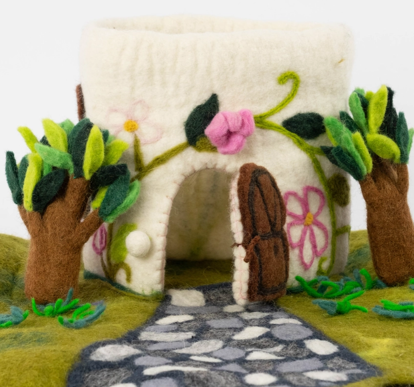 Country Felt Cottage Fairy Playhouse | Play-mat