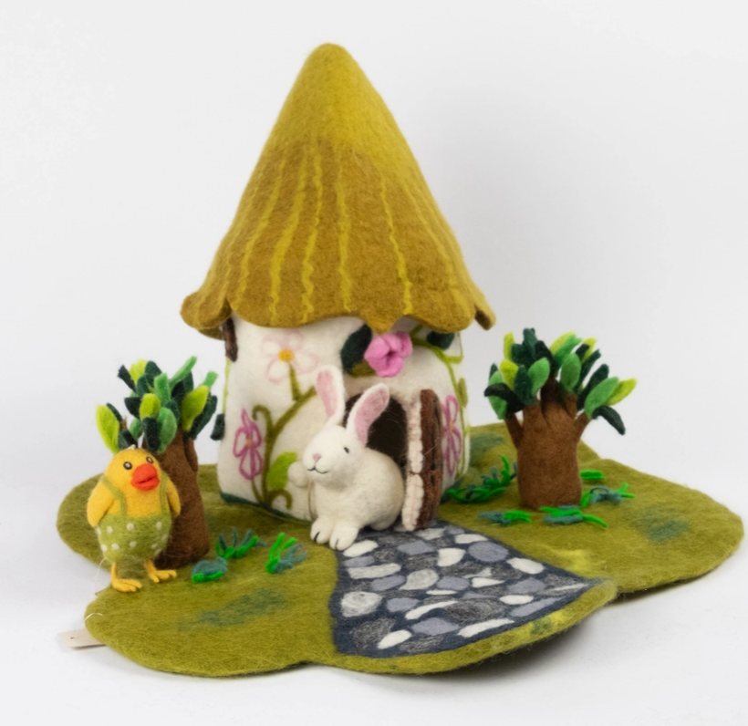 Country Felt Cottage Fairy Playhouse | Play-mat