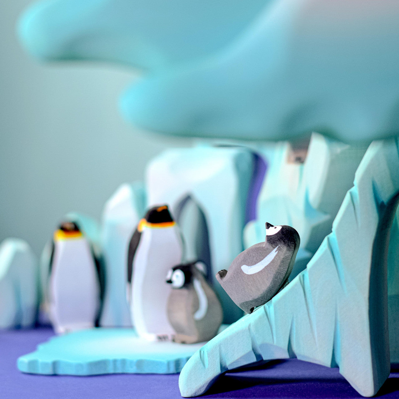 Icy Cliffs, Ice Floe and Big Penguin Family SET