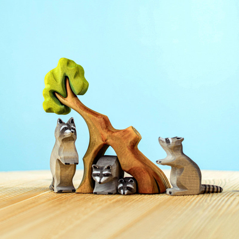 Raccoon Family with Tree SET