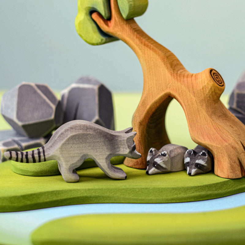 Raccoon Family with Tree SET